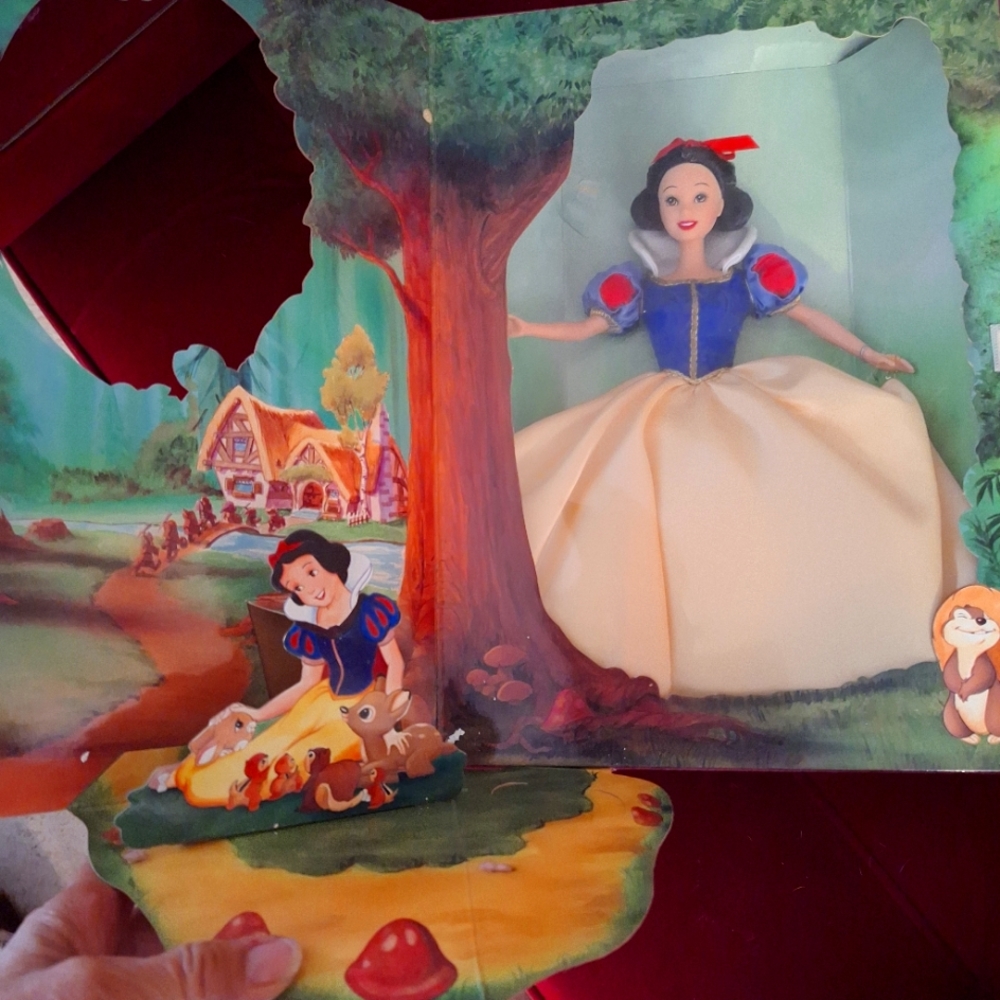 Mattel Snow White Barbie